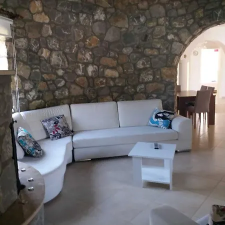 Luxury With Private Pool Close To Center