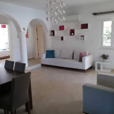 Luxury With Private Pool Close To Center